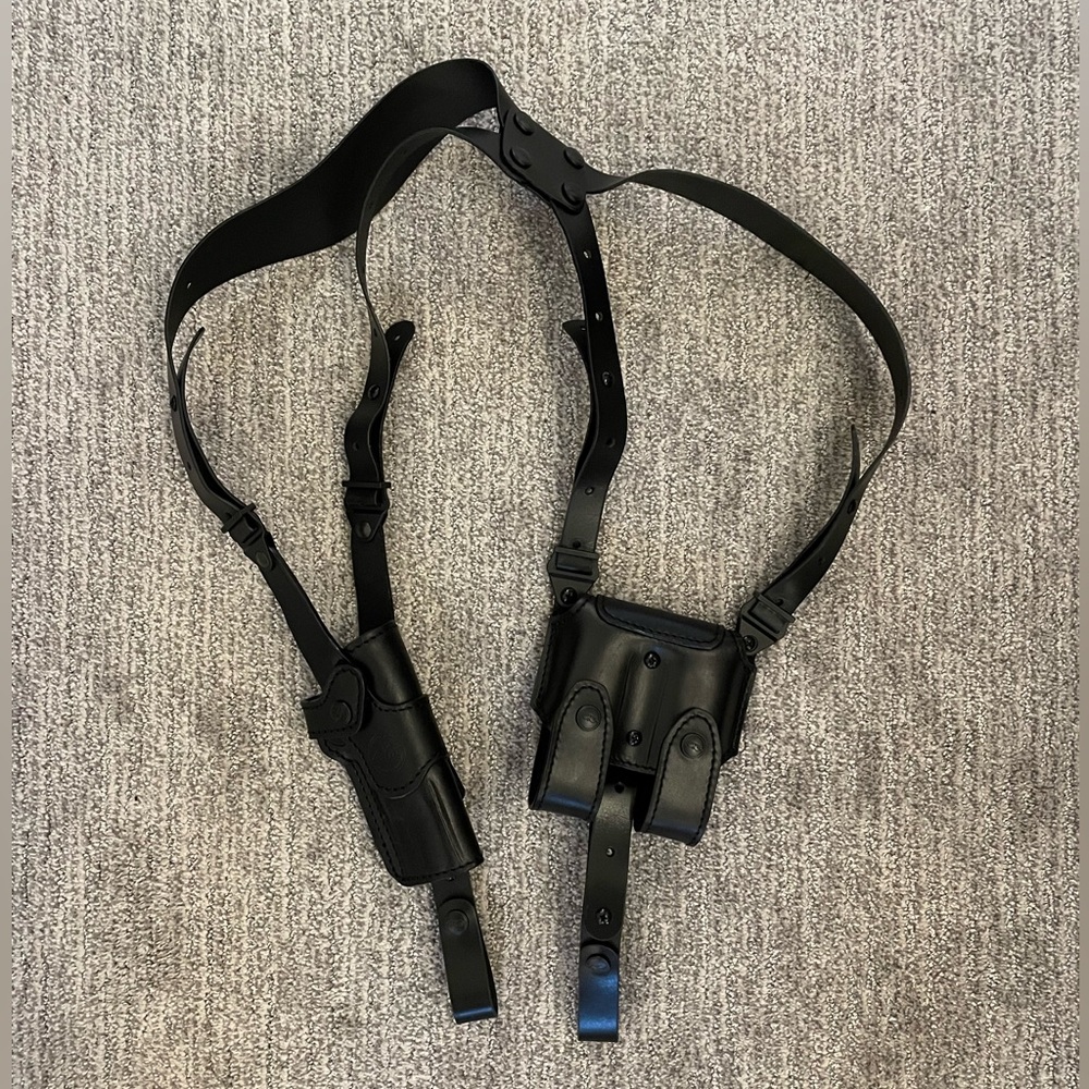 Vertical Shoulder Holster Rig Without Holster - image 5